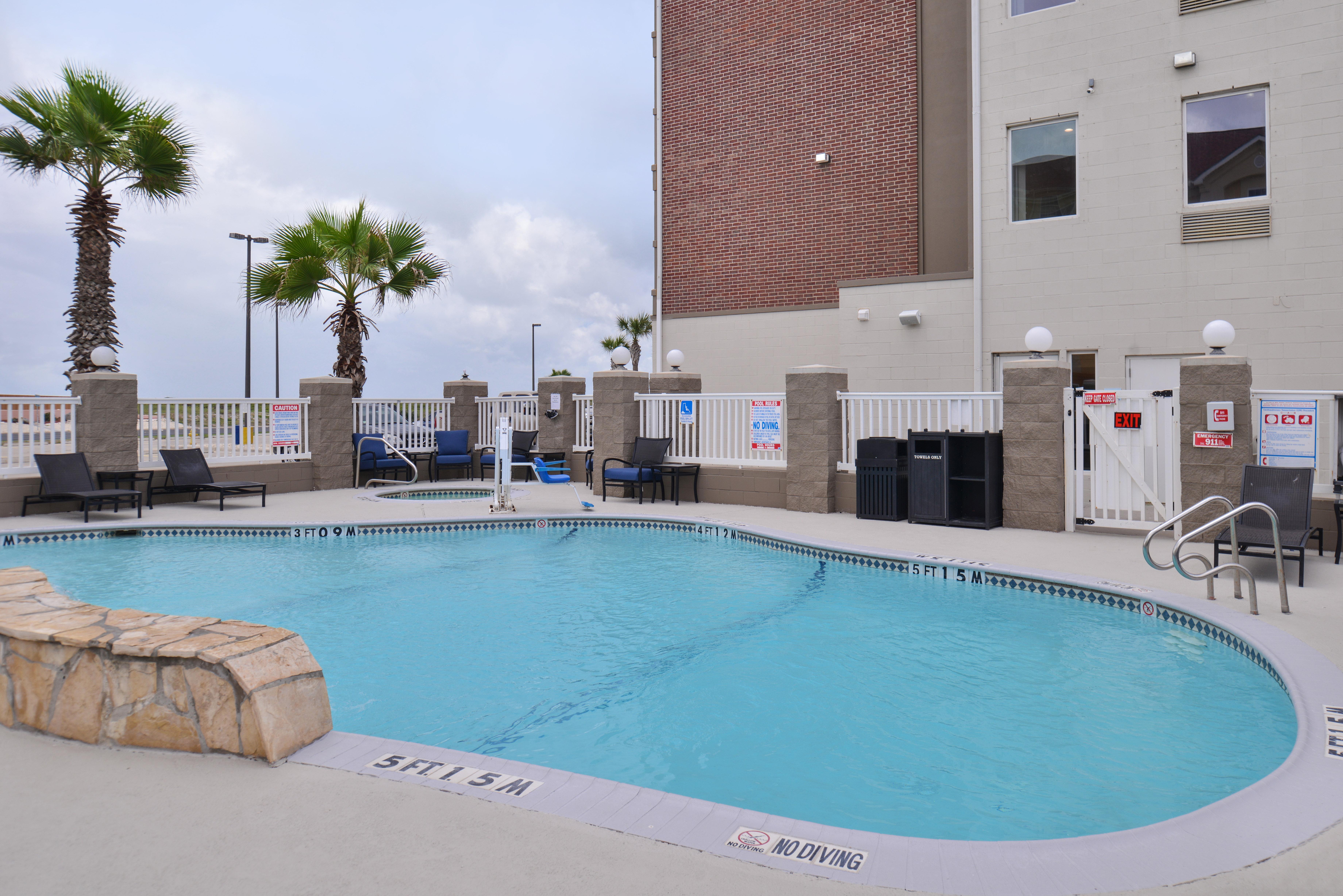 Holiday Inn Express & Suites Corpus Christi-N Padre Island By Ihg Exterior photo