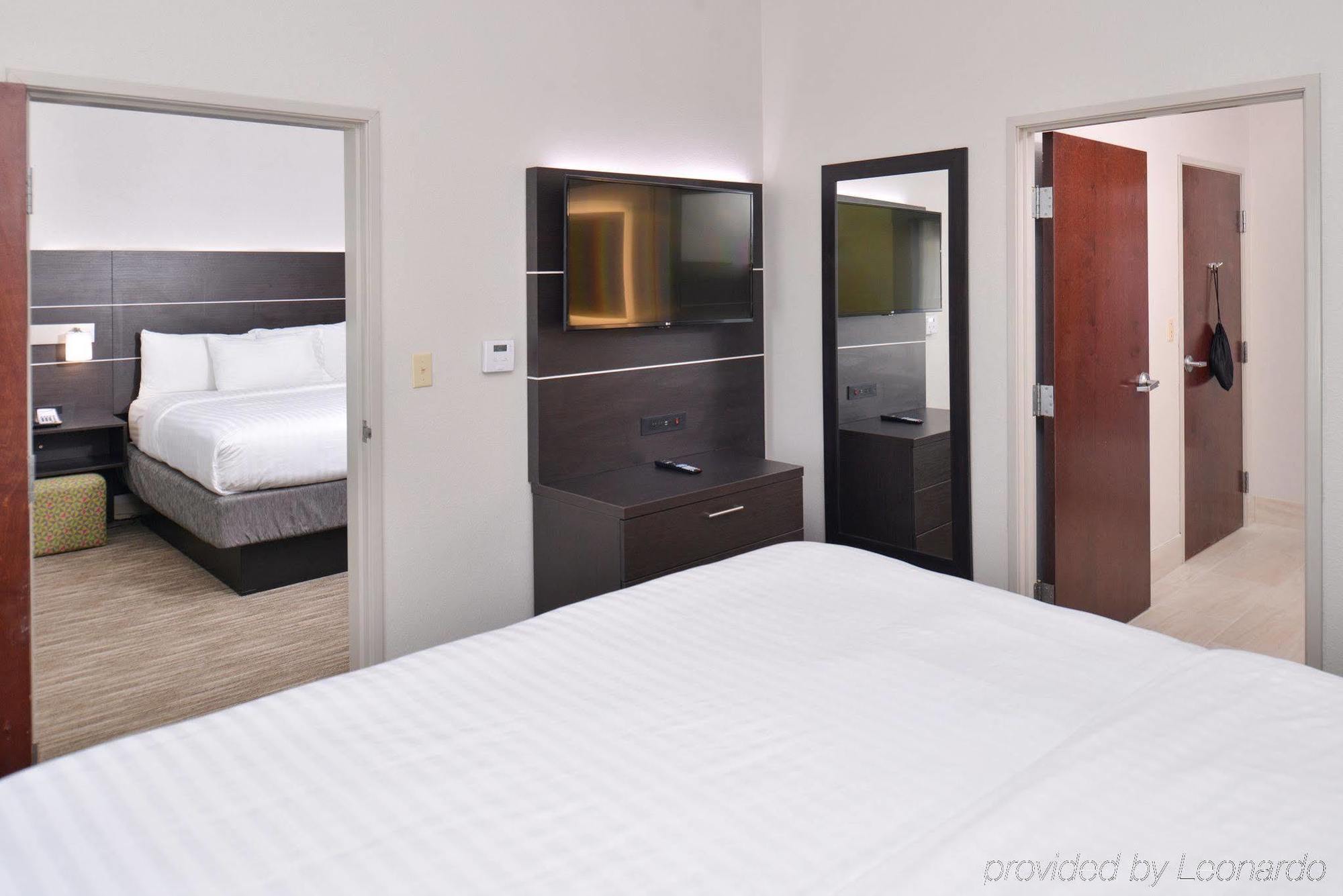Holiday Inn Express & Suites Corpus Christi-N Padre Island By Ihg Exterior photo